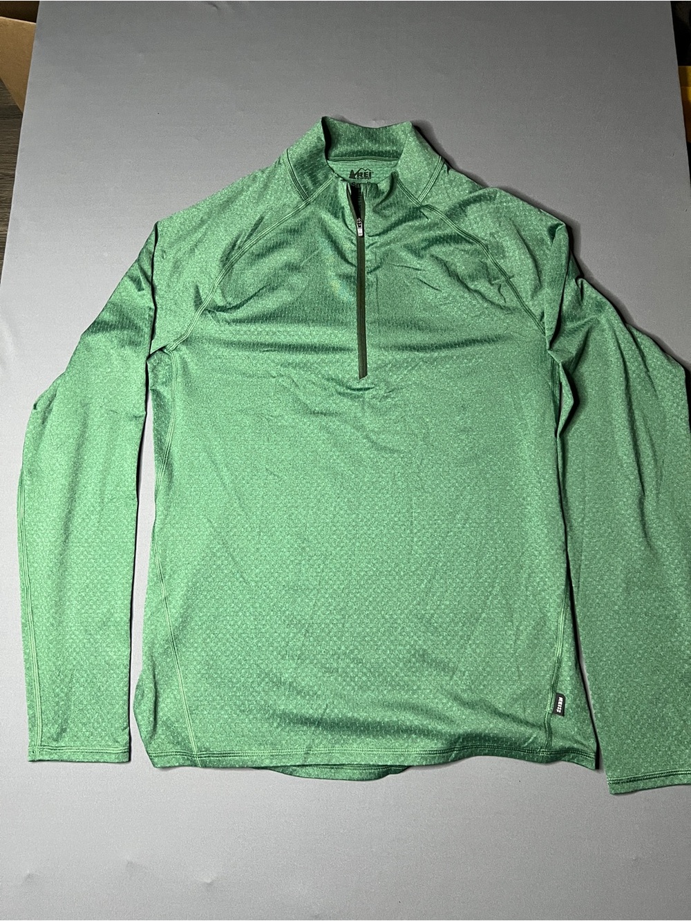 REÍ Men's Lightweight Green Quarter-Zip Performance Top